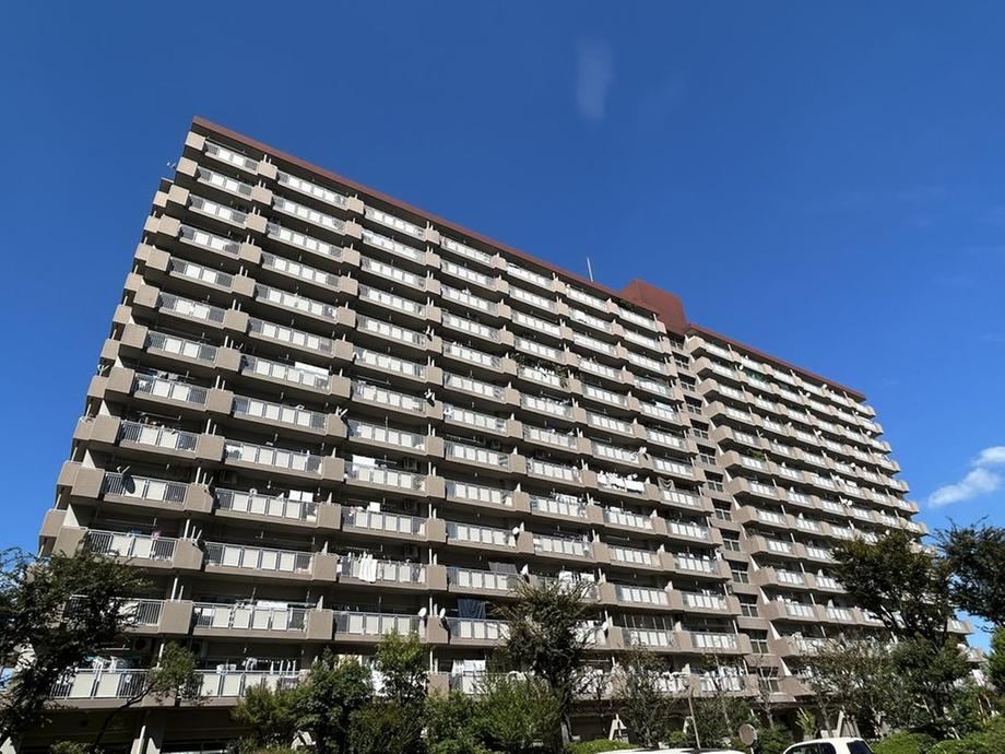 3LDK apartment in Nishinomiya, Hyogo - Photo 1