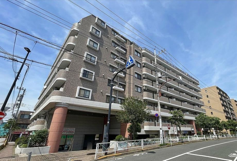 2LDK+S apartment in Fuchu, Tokyo - Photo 1