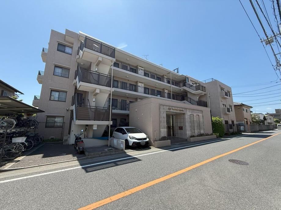 2LDK apartment in Inagi, Tokyo - Photo 1
