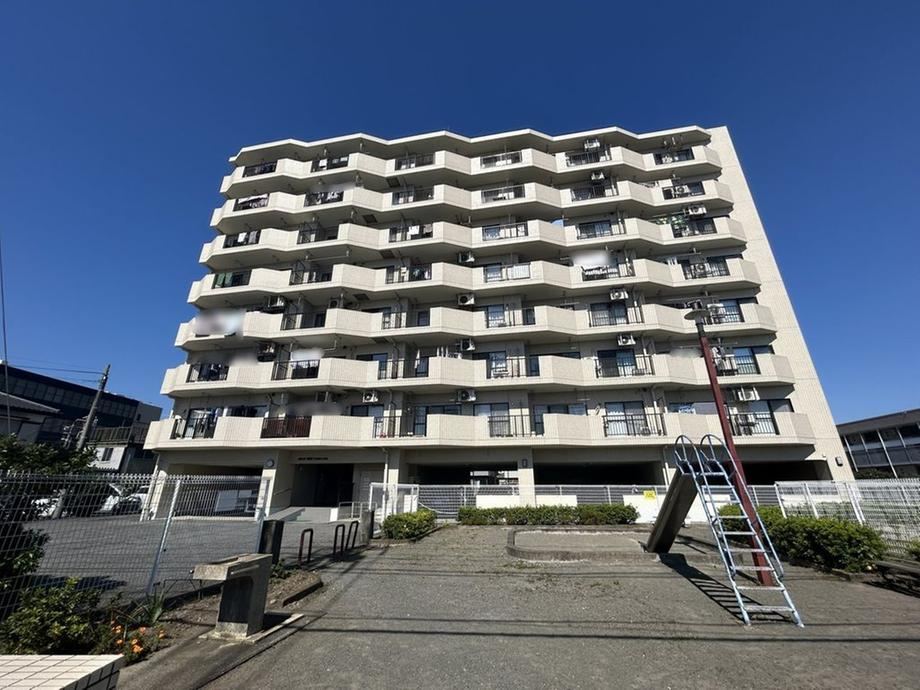 3LDK apartment in Hiratsuka, Kanagawa - Photo 1