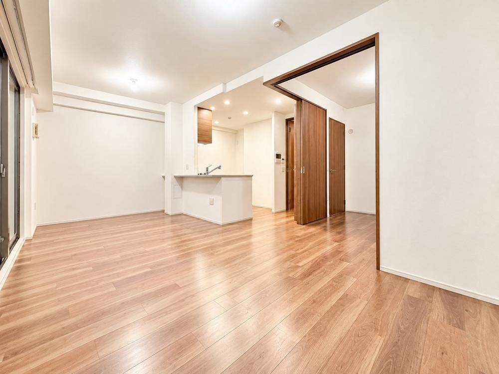 2LDK apartment in Hirakata, Osaka - Photo 1