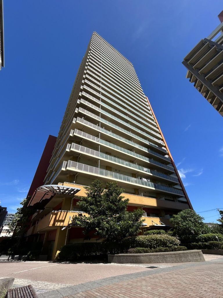 3LDK apartment in Mihama Ward, Chiba - Photo 1