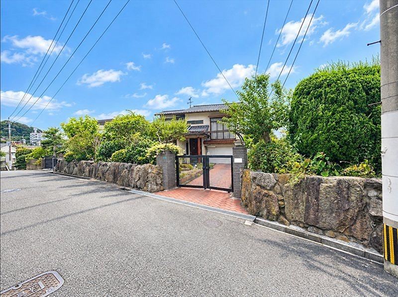 5LDK house in Wakamatsu Ward, Kitakyushu, Fukuoka - Photo 1
