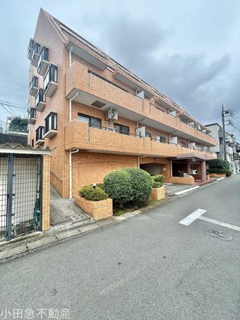 3LDK apartment in Ebina