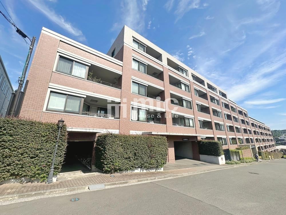 3LDK apartment in Naka Ward, Yokohama, Kanagawa - Photo 1