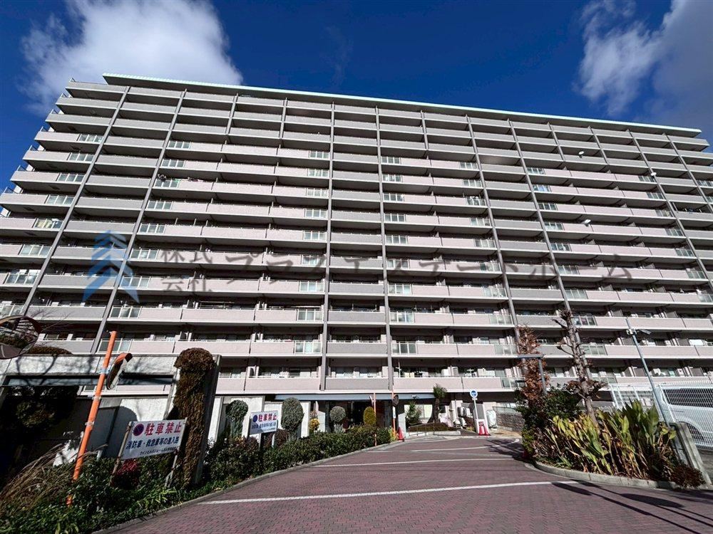 3LDK+S apartment in Tarumi Ward, Kobe, Hyogo - Photo 1