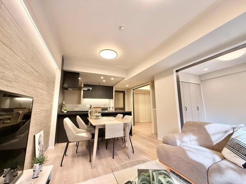 3LDK apartment in Nakano Ward, Tokyo - Photo 1