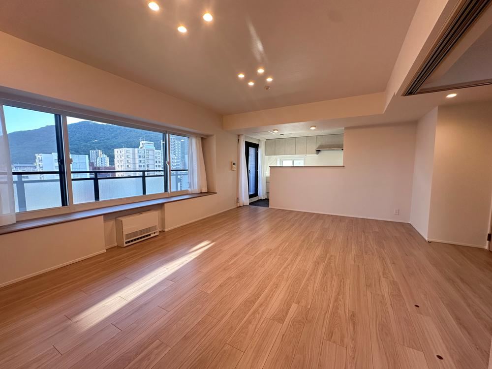 4LDK apartment in Chuo Ward, Sapporo, Hokkaido - Photo 1