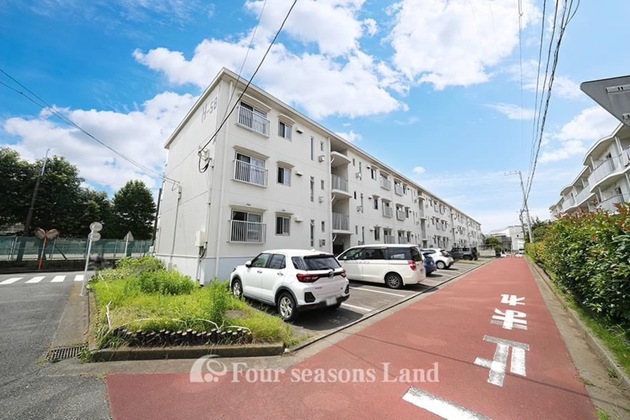 3DK apartment in Chigasaki, Kanagawa - Photo 1