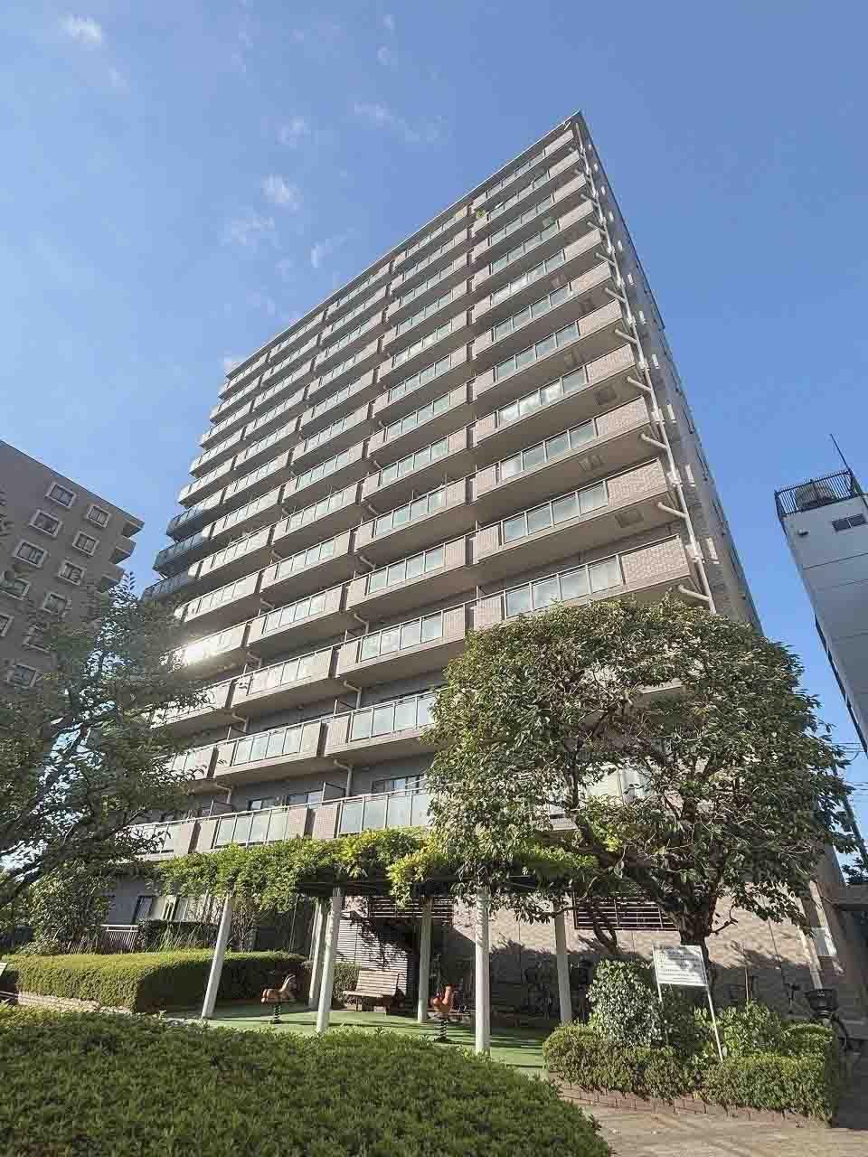 3LDK+S apartment in Kita Ward, Tokyo - Photo 1
