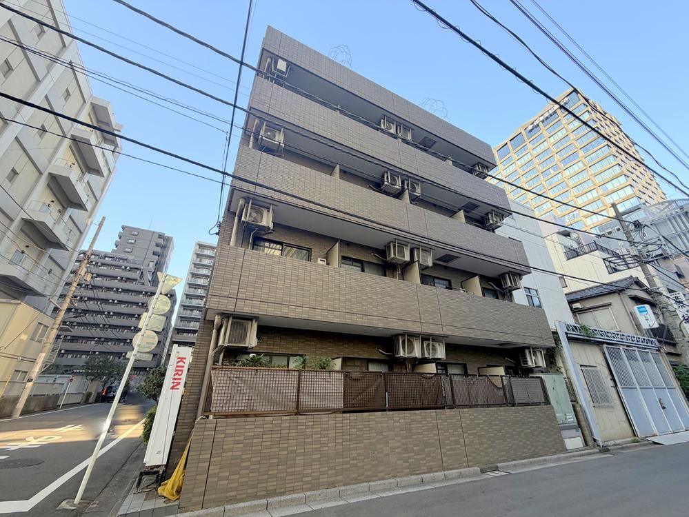 1DK apartment in Minato Ward, Tokyo - Photo 1
