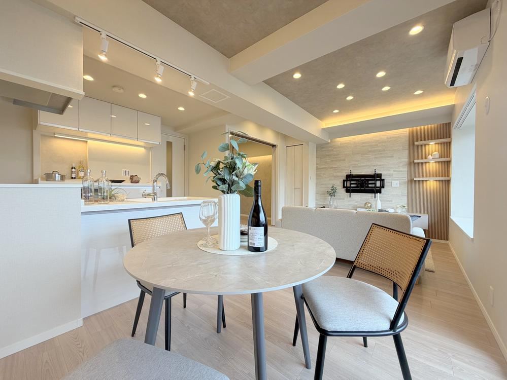 3LDK apartment in Shinagawa Ward, Tokyo - Photo 1