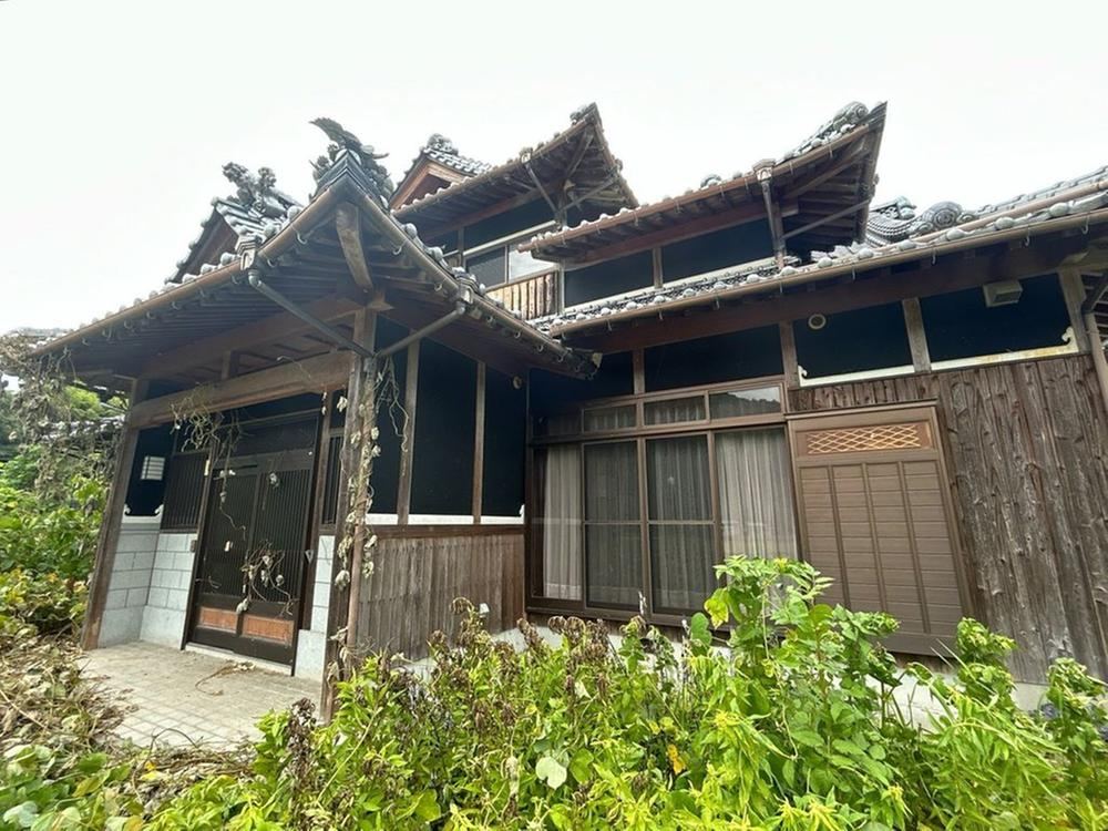 8LDK house in Kanonji, Kagawa - Photo 1