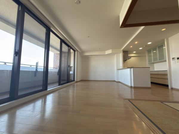 3LDK apartment in Konohana Ward, Osaka - Photo 1