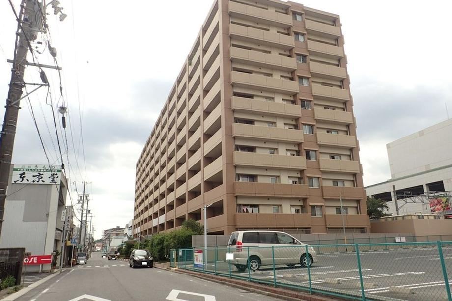4LDK apartment in Seto, Aichi - Photo 1
