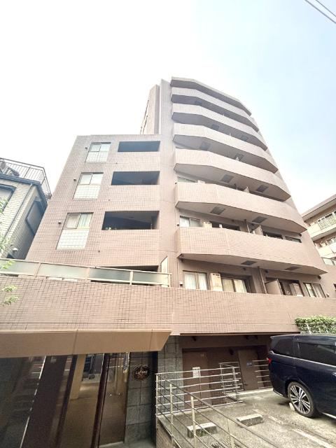 1LDK apartment in Minato Ward, Tokyo - Photo 1