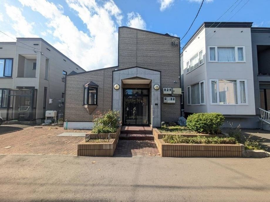 4LDK house in Kita Ward, Sapporo, Hokkaido - Photo 1