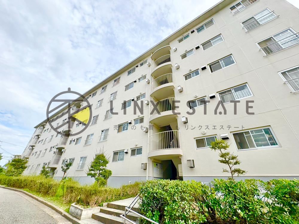 4DK apartment in Tarumi Ward, Kobe, Hyogo - Photo 1