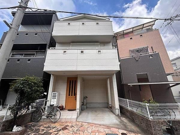 3LDK house in Toyonaka, Osaka - Photo 1