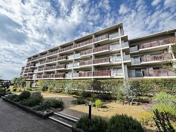 3LDK apartment in Tondabayashi, Osaka - Photo 1