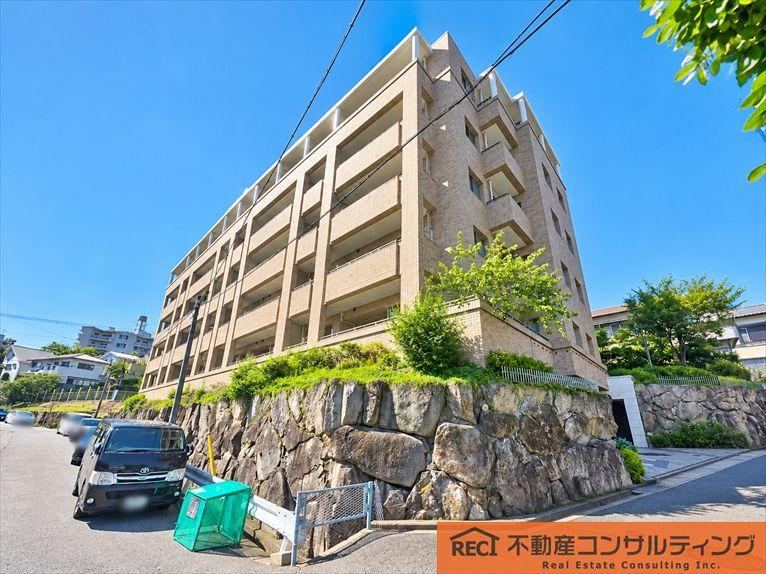3LDK apartment in Nishinomiya, Hyogo - Photo 1