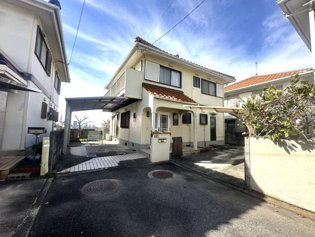 4LDK house in Matsuyama, Ehime - Photo 1