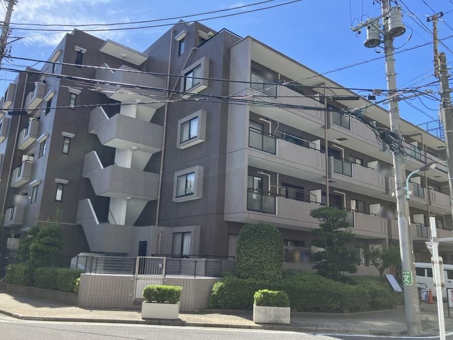 2LDK+S apartment in Toshima Ward, Tokyo - Photo 1
