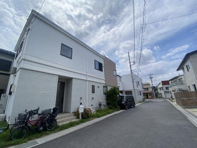 4LDK+S house in Soka, Saitama - Photo 1