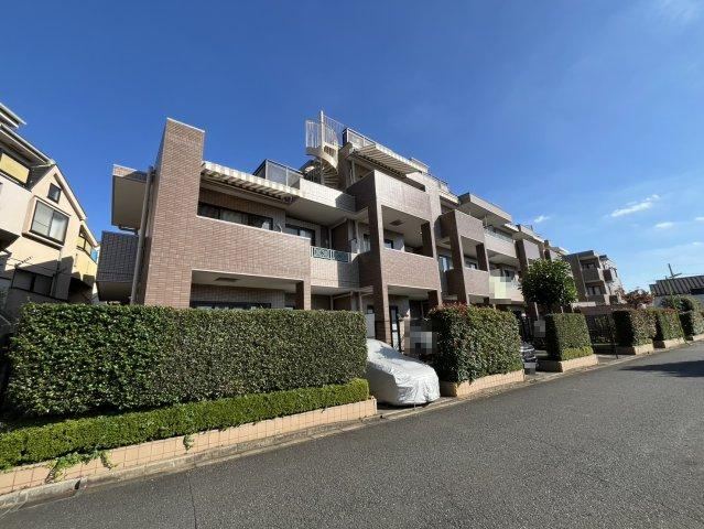 3LDK apartment in Setagaya Ward, Tokyo - Photo 1