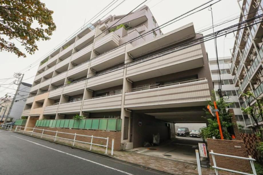 2LDK apartment in Itabashi Ward, Tokyo - Photo 1