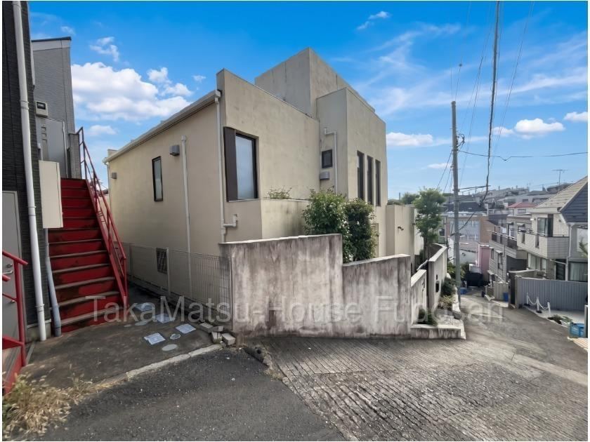 5LDK house in Shibuya Ward, Tokyo - Photo 1