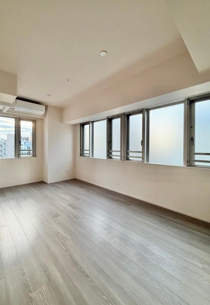 2LDK apartment in Chiyoda Ward, Tokyo - Photo 1