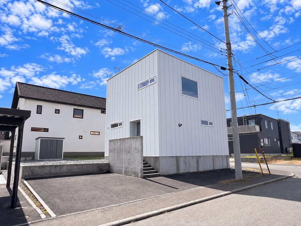 3LDK+S house in Minami Ward, Sapporo, Hokkaido - Photo 1