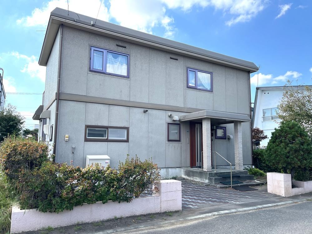 5LDK+S house in Kita Ward, Sapporo, Hokkaido - Photo 1