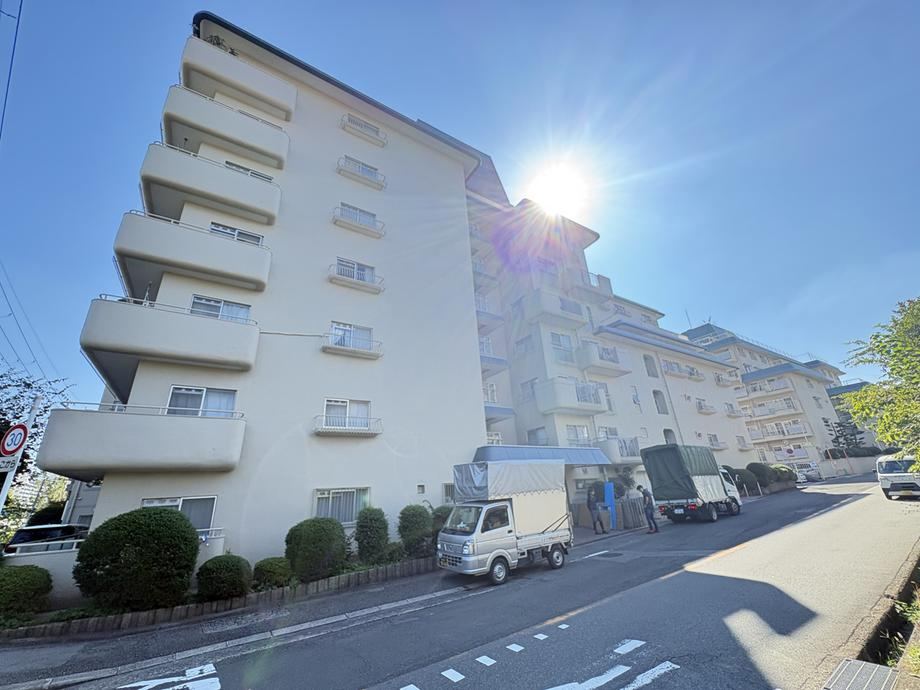 2LDK+S apartment in Toyonaka, Osaka - Photo 1