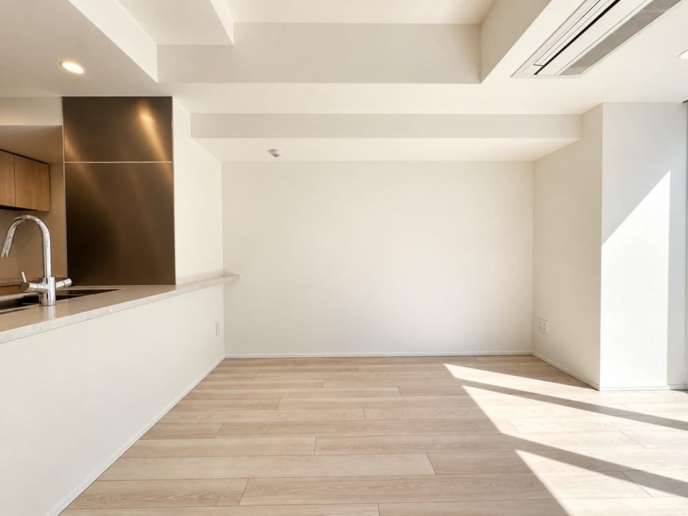 2LDK+S apartment in Chiyoda Ward, Tokyo - Photo 1