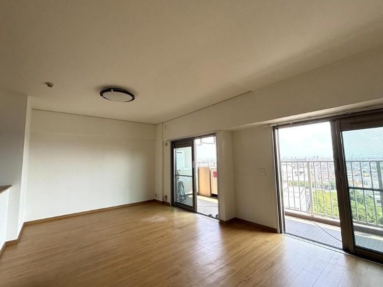 3LDK apartment in Itami, Hyogo - Photo 1