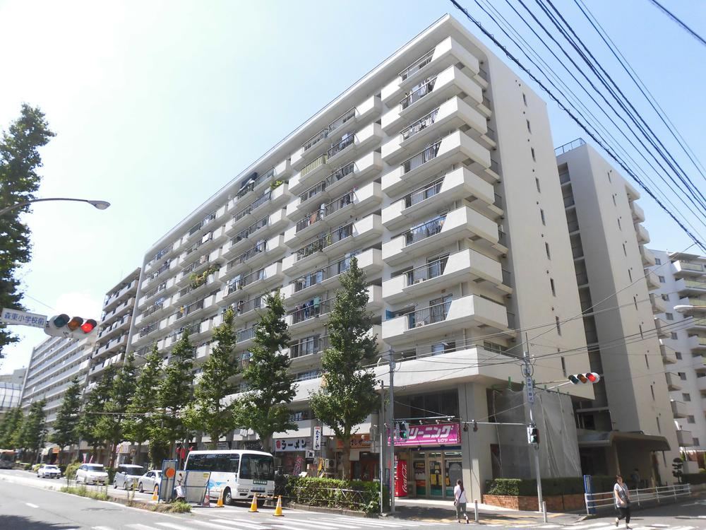 3LDK apartment in Isogo Ward, Yokohama, Kanagawa - Photo 1