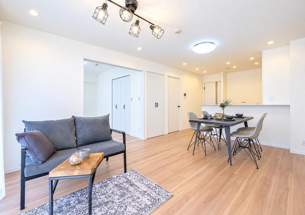 2LDK apartment in Suita, Osaka - Photo 1