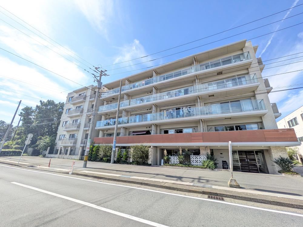 3LDK apartment in Chigasaki, Kanagawa - Photo 1