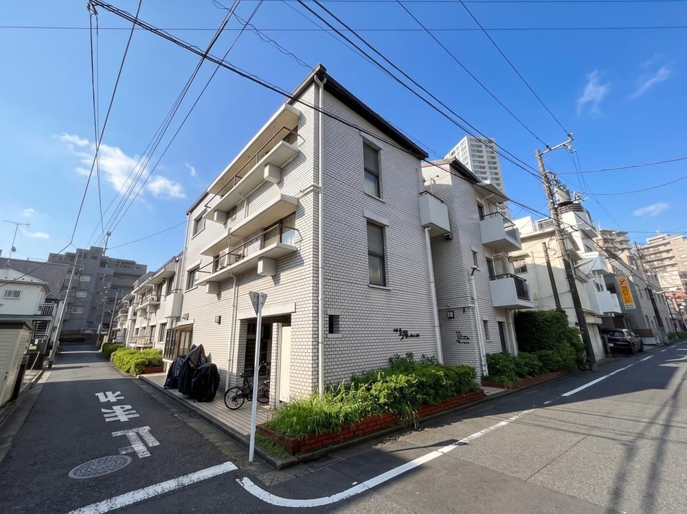 2LDK apartment in Setagaya Ward, Tokyo - Photo 1