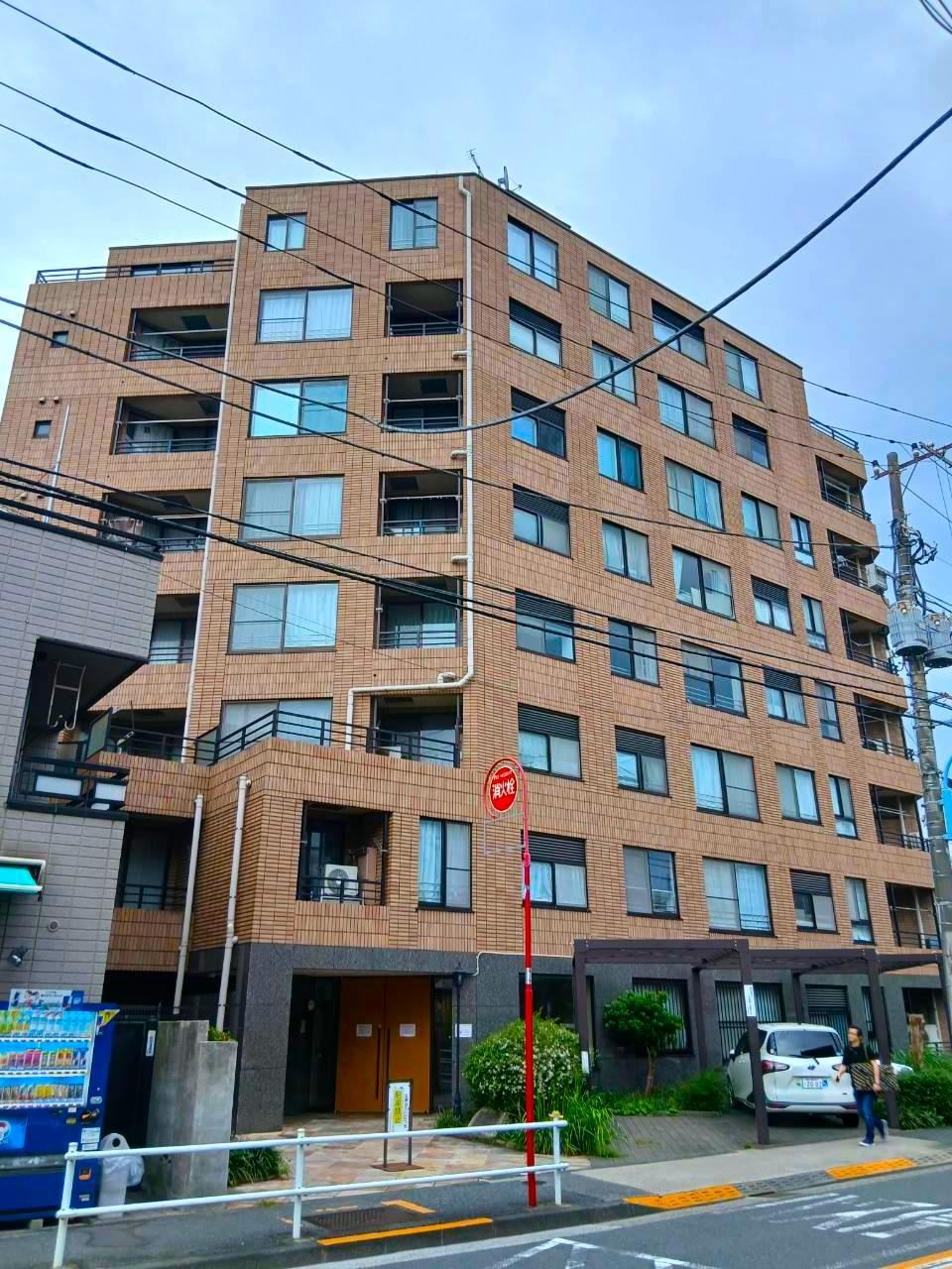 2LDK apartment in Shinjuku Ward, Tokyo - Photo 1