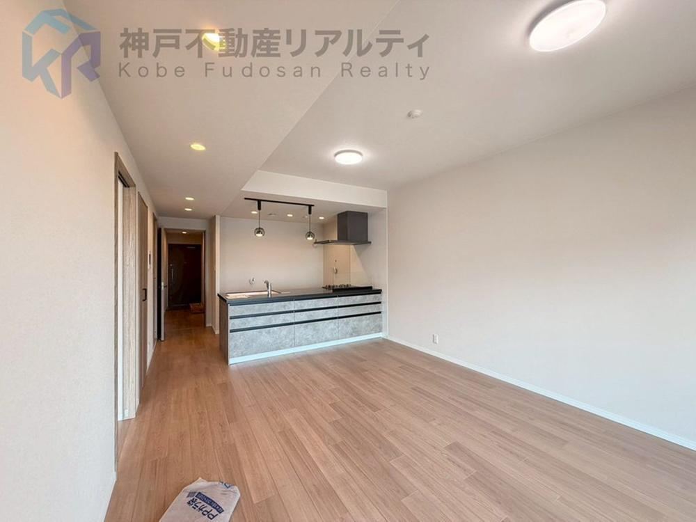 3LDK apartment in Nishinomiya, Hyogo - Photo 1