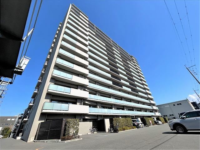 2LDK apartment in Kita Ward, Sakai, Osaka - Photo 1