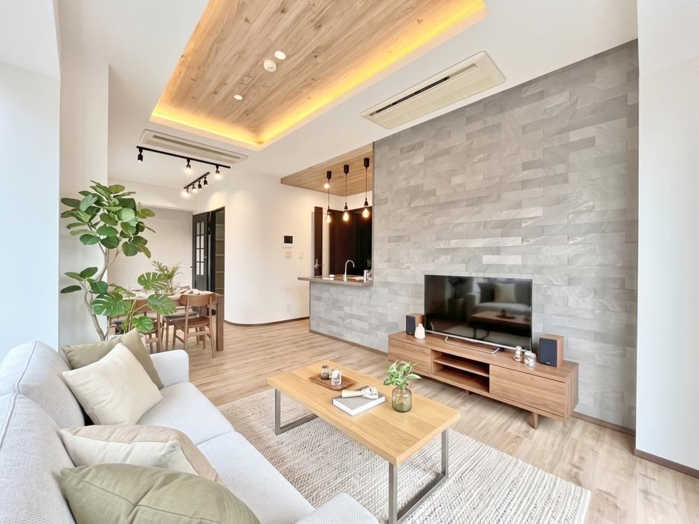 2LDK apartment in Chiyoda Ward, Tokyo - Photo 1