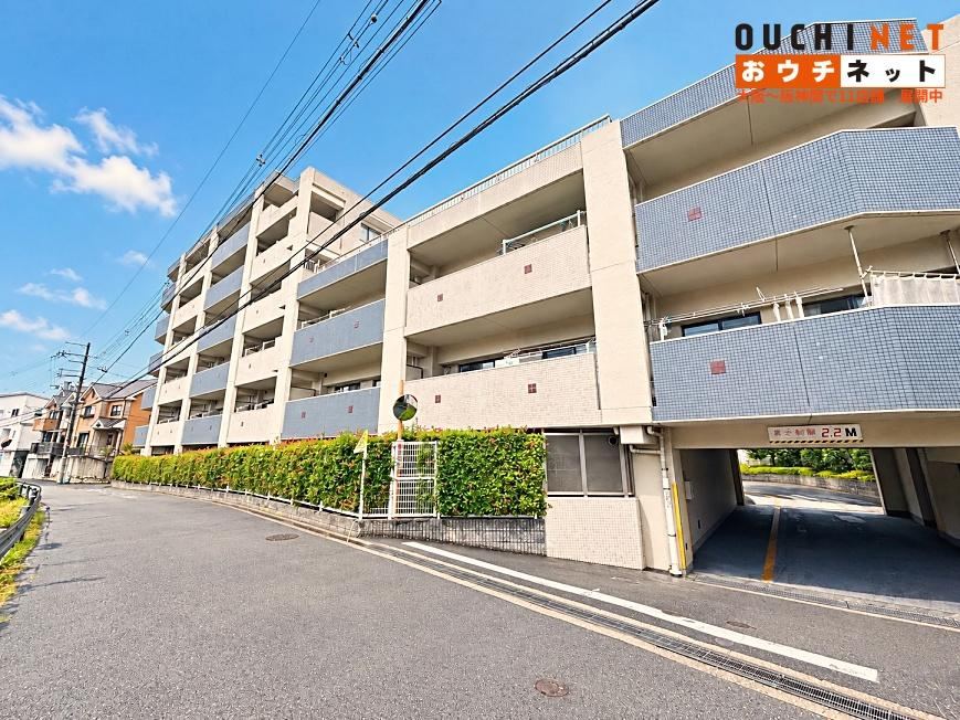 3LDK apartment in Toyonaka, Osaka - Photo 1