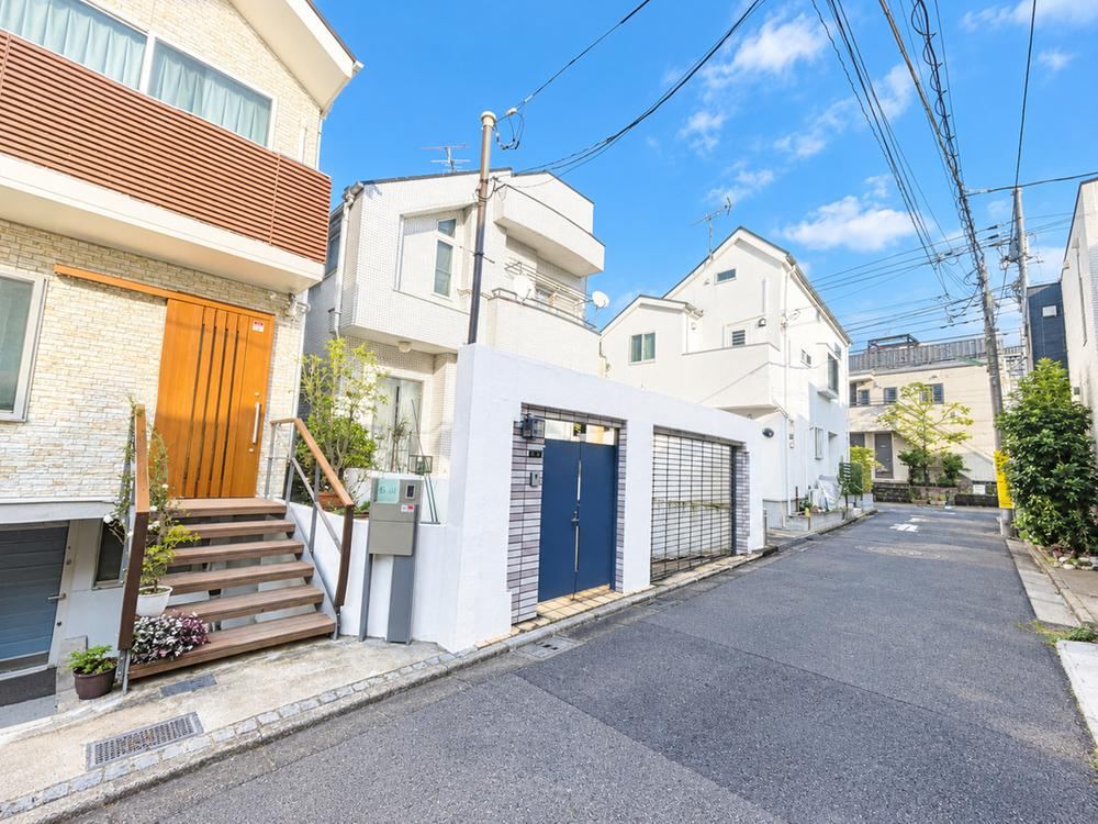 4LDK house in Setagaya Ward, Tokyo - Photo 1