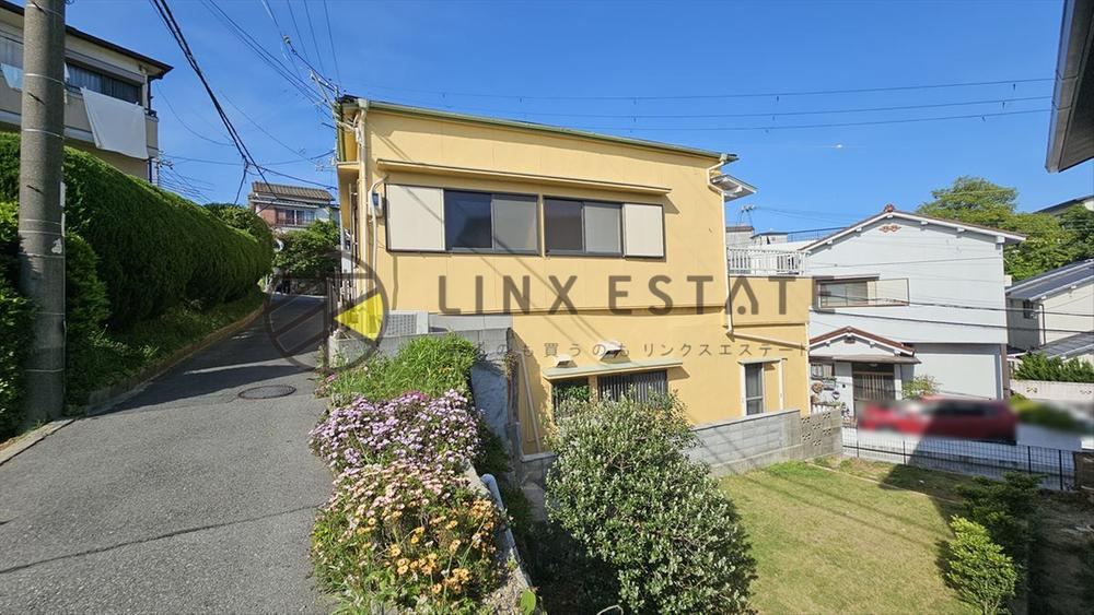 4LDK house in Tarumi Ward, Kobe, Hyogo - Photo 1