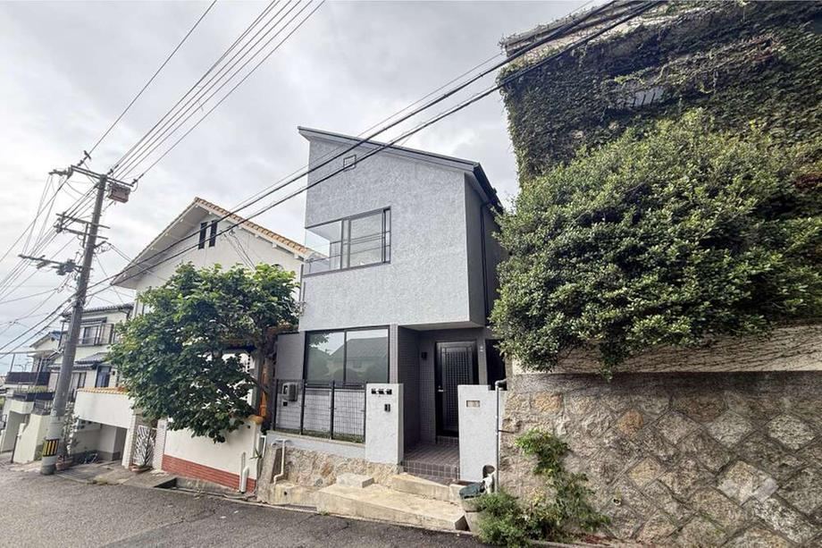 2LDK house in Nada Ward, Kobe, Hyogo - Photo 1
