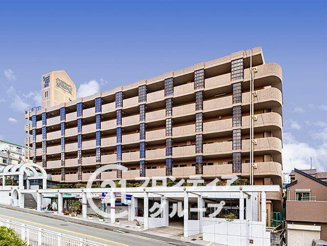3LDK apartment in Tarumi Ward, Kobe, Hyogo - Photo 1